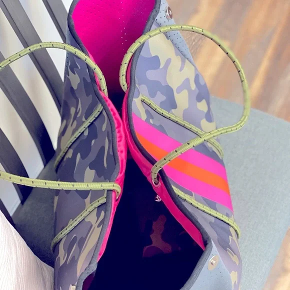 **SALE**Brand NEW Georgia Neoprene Tote Bag & Clutch~ Camo💚💗 - Picture 13 of 15